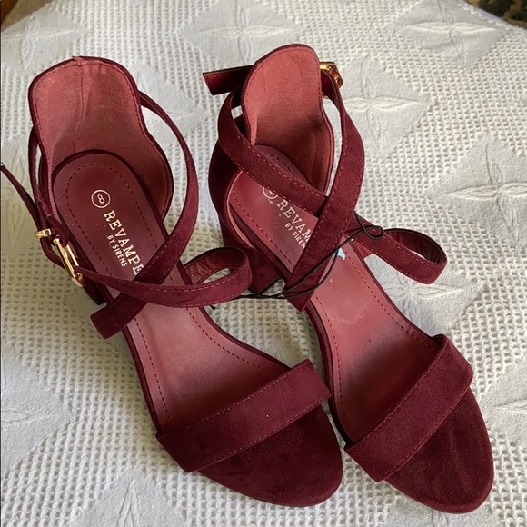 ❤️🆕REVAMPED VELVET BLOCK HEELS 👠 ❤️ - Picture 2 of 8